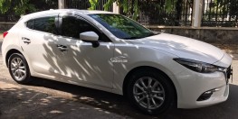 Mazda 3 Facefilt Hatchbach Đời 2017 màu trắng xe đẹp mới như hãng 