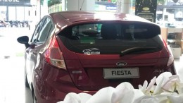 Ford Fiesta 2018 giảm giá đặc biệt kèm quà tặng hấp dẫn trong tháng