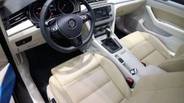 Xe Volkswagen Passat Bluemotion High Nhập khẩu nguyên chiếc