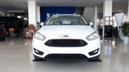 Ford Focus 1.5 Titanium 2018, xe giao ngay