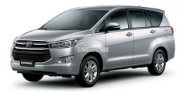 Xe toyota Innova 2.0E giao ngay 