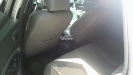 Cần bán xe Ford Fiesta 2012 số sàn màu xám bạc