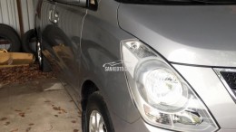 bán xe Hyundai Grand Starex 2015 dầu số sàn 9 chỗ, màu bạc