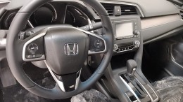 Honda Civic + Áo trùm xe + Dù + Vá vỏ khẩn cấp + Bao tay lái