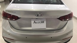 Hyundai Accent AT Full Option màu bạc xe có sẵn giao ngay, giá KM cực hấp dẫn, hỗ trợ vay trả góp ls ưu đãi.LH:0903175312
