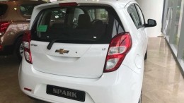 Bán Chevrolet Spark LT 2018 giá chỉ 329 Triệu