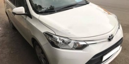 Cần bán xe Toyota Vios 2017 số sàn màu Trắng