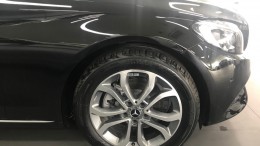 Bán xe Mercedes C200 Đen cũ - lướt 7/2018 Chính hãng.