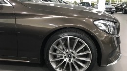 Bán xe Mercedes C300 Nâu cũ - lướt 6/2018 Chính hãng.