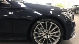 Bán xe Mercedes C300 Xanh đen cũ - lướt 6/2018 Chính hãng.