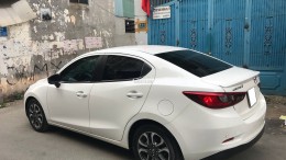 Lên sóng em Mazda 2 model 2017 số tự động màu trắng Ngọc Trinh biển Sài gòn