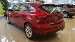 Forcus Trend hatchback giao ngay