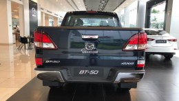 Mazda bán tải BT-50, tặng ngay bảo hiểm vật chất cùng nhiều khuyến mãi hấp dẫn