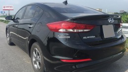 Bán Hyundai Elantra màu đen 2017 đk 2018 số sàn xe như mới.