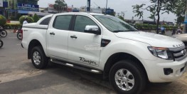 Bán Ford Ranger XLT 2014 tự động 2 cầu máy dầu màu trắng xe cực ngầu nhé