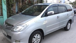 Bán em Toyota Innova 2009 số sàn màu bạc xe rất đẹp nhé.