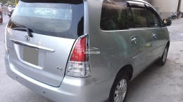 Bán em Toyota Innova 2009 số sàn màu bạc xe rất đẹp nhé.