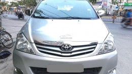 Bán em Toyota Innova 2009 số sàn màu bạc xe rất đẹp nhé.