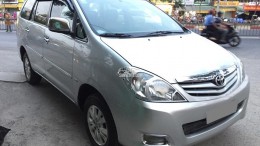 Bán em Toyota Innova 2009 số sàn màu bạc xe rất đẹp nhé.