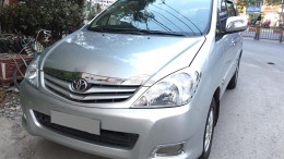 Bán em Toyota Innova 2009 số sàn màu bạc xe rất đẹp nhé.