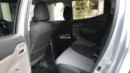 Bán Mitsubishi Triton 2018 máy dầu số sàn màu bạc xe đẹp cực kỳ.