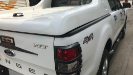 Bán Ford taỉ Ranger XLT 2014 hai cầu máy dầu màu Trắng xe zin cực đẹp