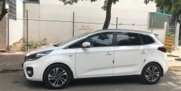 Xe Kia Rondo model 2018 màu trắng