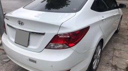 Bán hyundai Accent 2012 màu trắng số sàn xe ít đi rất mới.