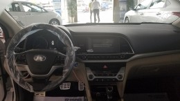 Bán Hyundai Elantra 1.6 MT Màu Trắng 2018 > Xe giao ngay