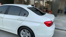 Xe BMW 320i sản xuất 2017 đăng ký 2017 màu trắng ít sửa dụng