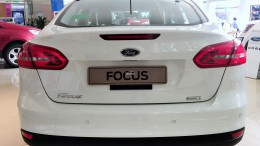 Ford Focus 2019 giá tốt, vay mua xe lãi suất thấp