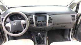 Bán Toyota Innova 2.0 E đời 2013, màu bạc, xe đẹp xuất sắc