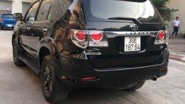 Bán Toyota Fortuner 2.7V AT 2016 chính chủ đi từ đầu còn rất mới