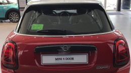 Bán xe MINI Cooper S 5 Door LCI, màu đỏ chili Red, nhập nguyên chiếc từ Anh Quốc. Hỗ trợ thủ tục nhanh chóng, đội ngũ nhân viên tư vấn nhiệt tình và chuyên nghiệp.