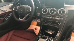 Mercedes C300 AMG màu Đỏ sản xuất 2017 đăng ký 4/2018 tên Cá nhân.