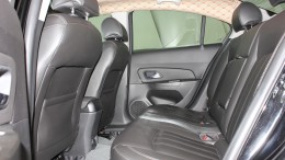 Cần bán Chevrolet Cruze LTZ đời 2017 at, Odo: 43.000 km màu đen, xe đẹp như mới ạ.