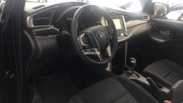 Bán xe Toyota Innova 2.0G Venturer Màu Đen, Khuyến Mãi Lớn, Giao Ngay