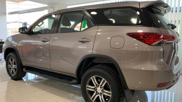 Toyota Fortuner 2.4 Máy dầu số sàn 2019 - Hỗ trợ trả góp đủ màu giao ngay