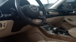 Audi A8 2011 3.0 at, mới về bên em màu trắng tinh tế.