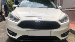 Bán Ford Focus bản hatback full đồ chơi 2017 màu trắng cực đep
