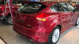 Ford Focus Titanium 2019 giá cực ưu đãi chỉ