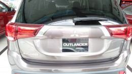 Mitsubishi Outlander mới 2019 chỉ từ 807,5 triệu - 7 chỗ, gập ghế thông minh linh hoạt, dáng xe sang trọng rộng rãi, option đầy đủ