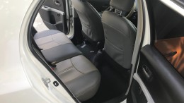 Bán Toyota yaris 2011 nhập nhật, màu trắng xe chính chủ
