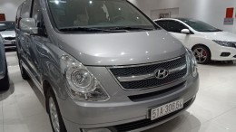 Cần bán Hyundai Starext đời 2012 2.5 MT đăng kiểm lần đầu năm 2014 xe nhập khẩu Hàn Quốc, Màu bạc xe đẹp.
