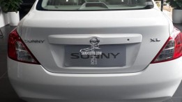 Nissan Sunny giá chỉ từ 400 triệu đón Tết 