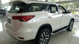 Toyota Fortuner 4x2 AT 2020 giá siêu khuyến mại, lh: 0981005582 để nhận thêm khuyến mại