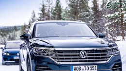 Xe Volkswagen Touareg Premium 2.0 TSI 2020 