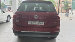 Volkswagen Tiguan Luxury màu đỏ, nhập khẩu 100% quà tặng hấp dẫn