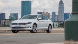  Volkswagen Passat Bluemotion 2018 nhập khẩu, tặng 5 năm bảo dưỡng xe, lấy xe chỉ với>350tr trả trước, giao xe ngay