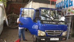 Cần bán xe ô tô tải cũ đã qua sử dụng tại tphcm. Bán xe ô tô tải VINAXUKI thùng kín dài 4,3 mét, 1t25 chạy tp ok